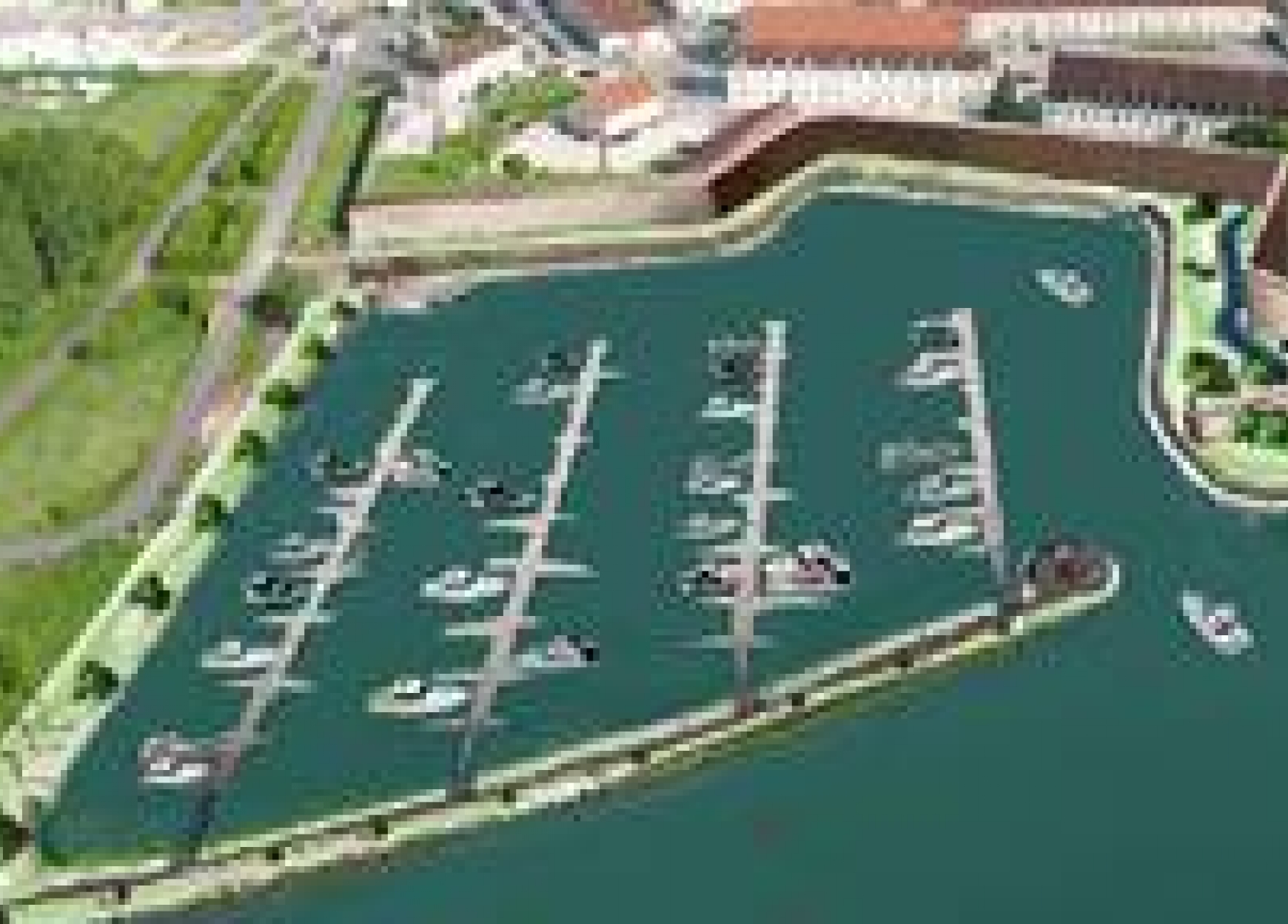 Création d'un port privé de tourisme fluvial pour développer l'économie  touristique | L'Europe s'engage en France, le portail des Fonds européens