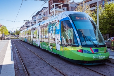 Le tramway de Strasbourg décoré aux couleurs du pacte vert